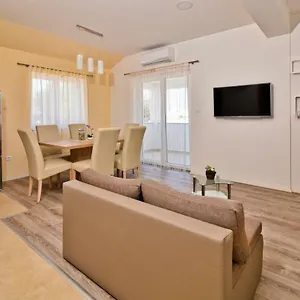 Apartmán Mica, Vrsi